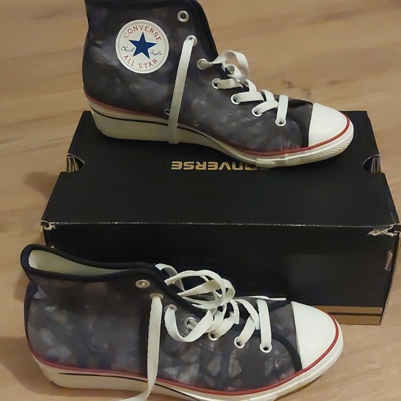 Converse - Picture 2 of 4